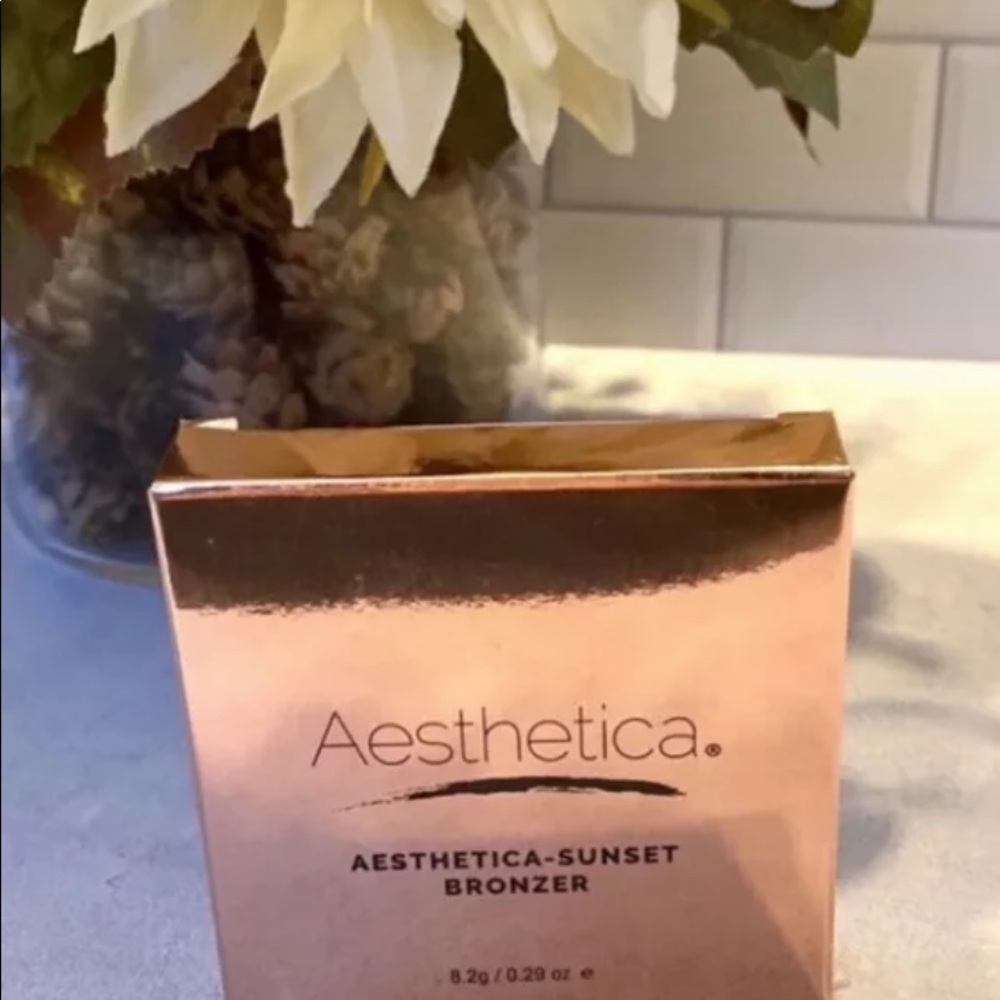 Aesthetica Sunset Bronzer for the perfect beach glow,bronzing and contouring